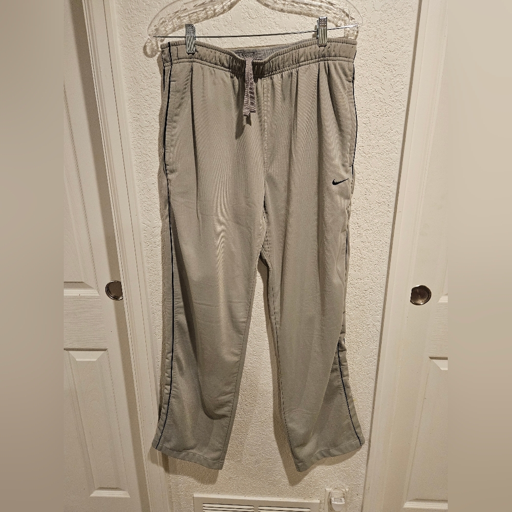 Nike Men's Gray Therma Fit Joggers Size Large
